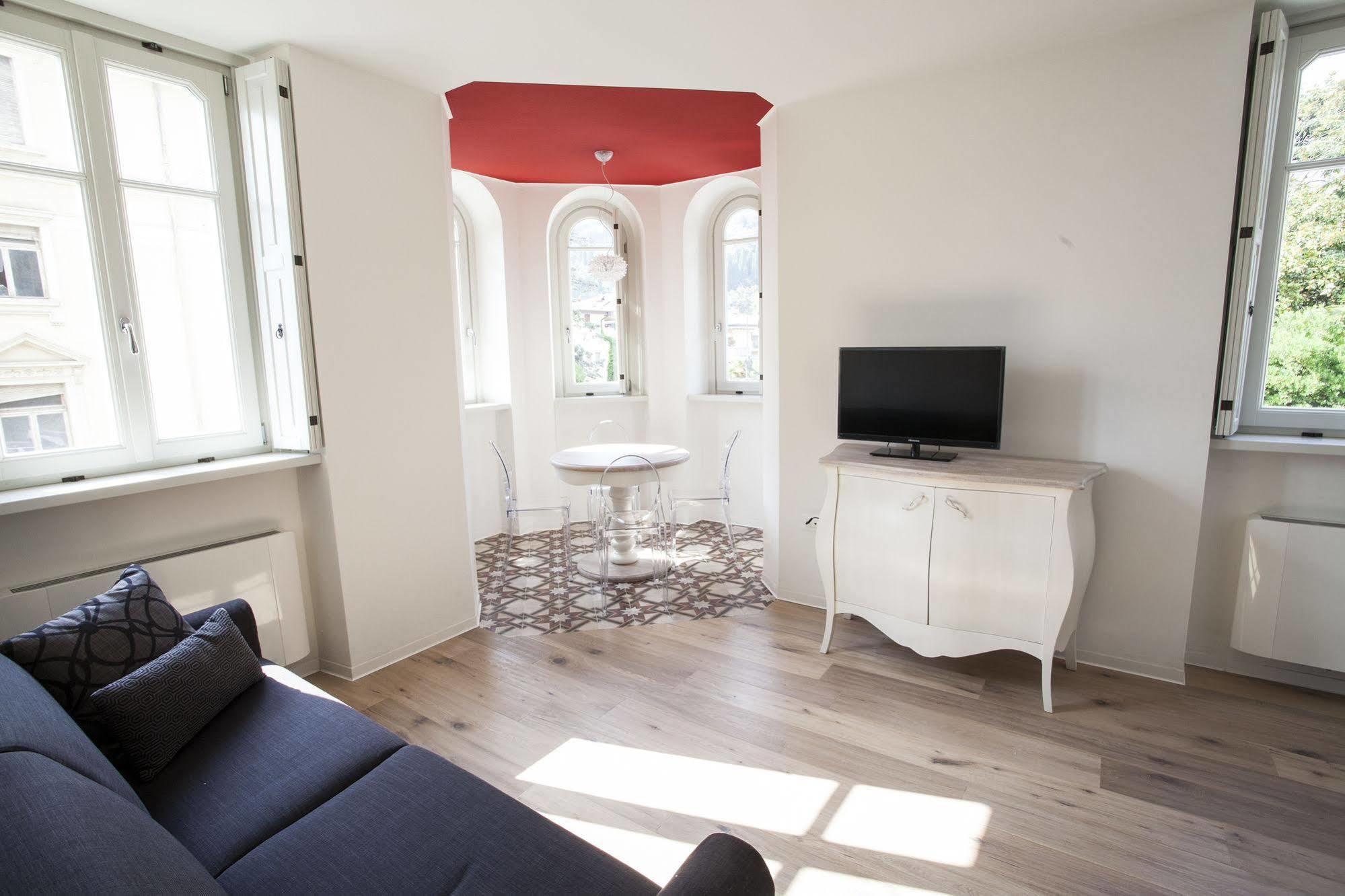 Villa Italia Luxury Suites And Apartments Arco Bagian luar foto
